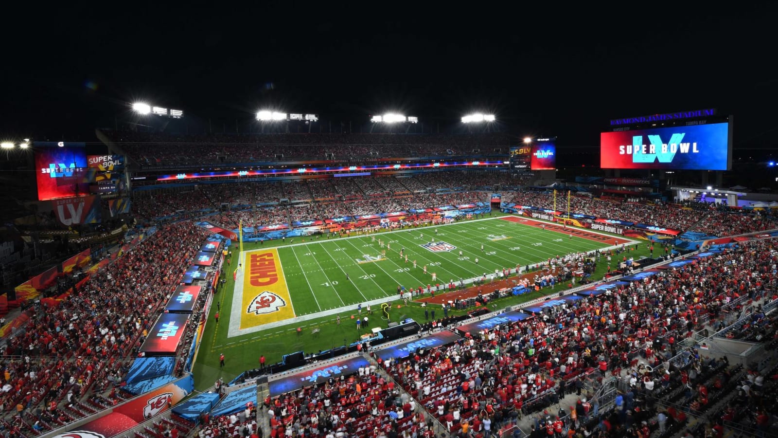 Fans love CBS' new scorebug for Super Bowl between Bucs and Chiefs