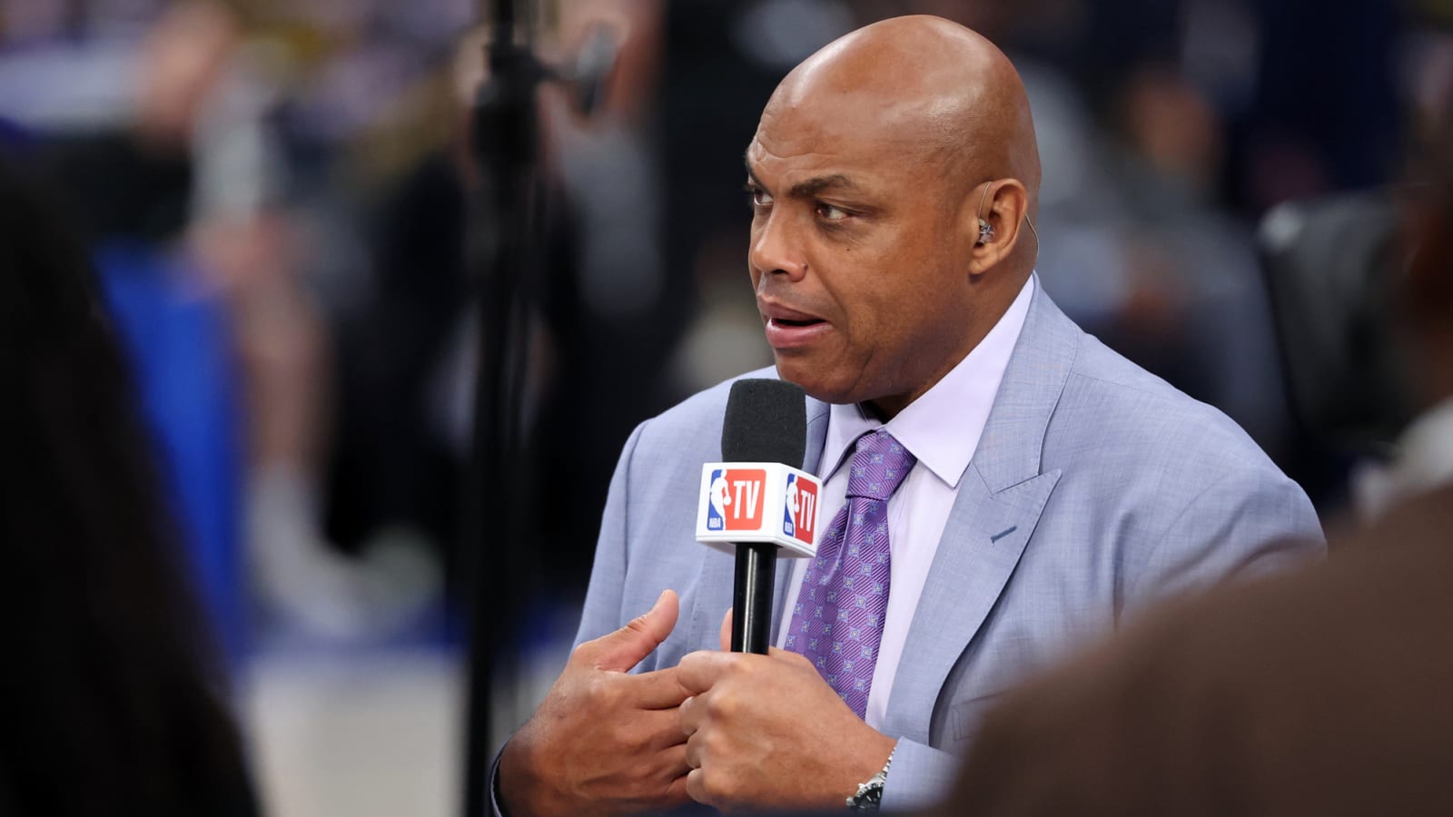 Charles Barkley suggests he is reconsidering his retirement decision