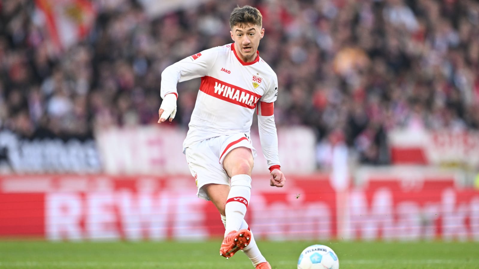 Liverpool hold internal talks over Bundesliga star