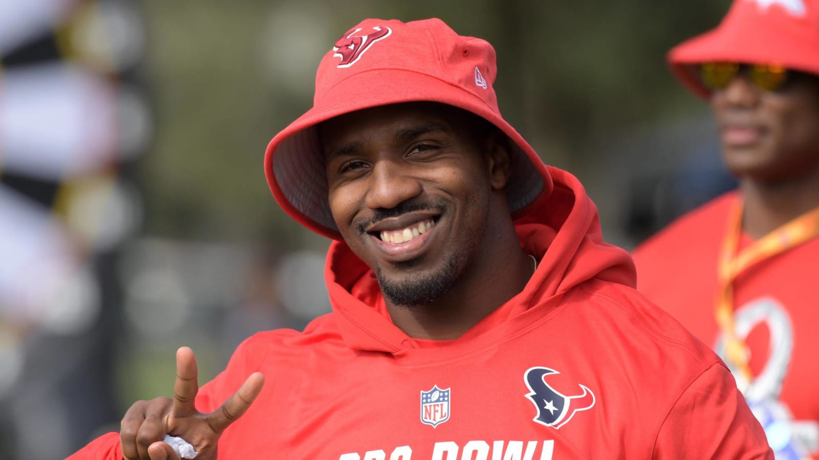 Patriots release running back Lamar Miller in surprising move