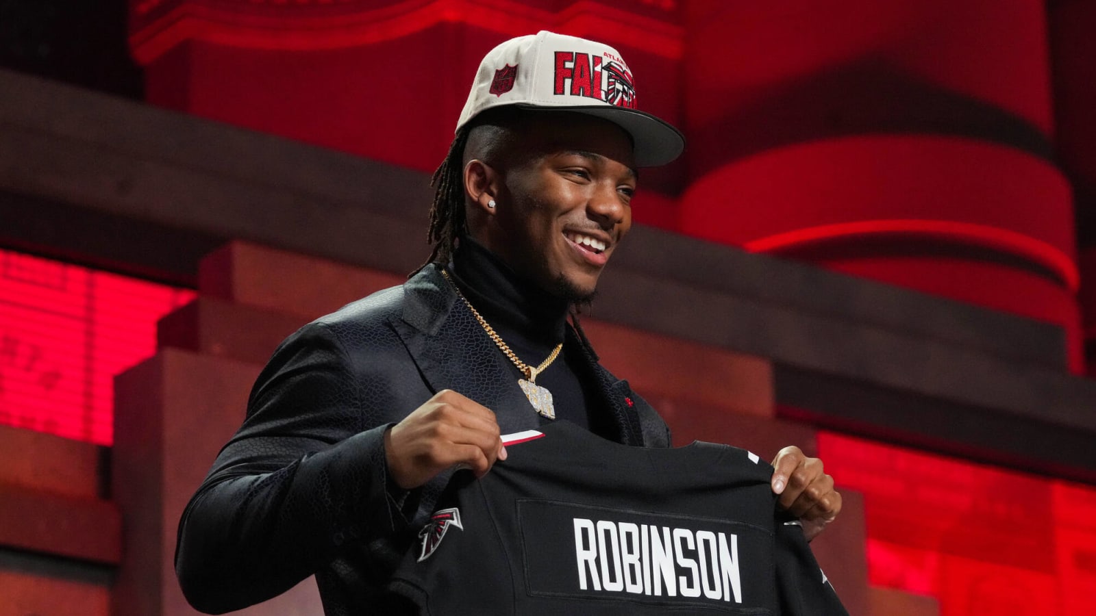 Falcons reported “logic” of taking Bijan Robinson is concerning