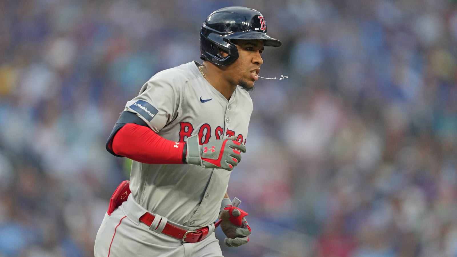 Pirates acquire left-handed INF from Red Sox