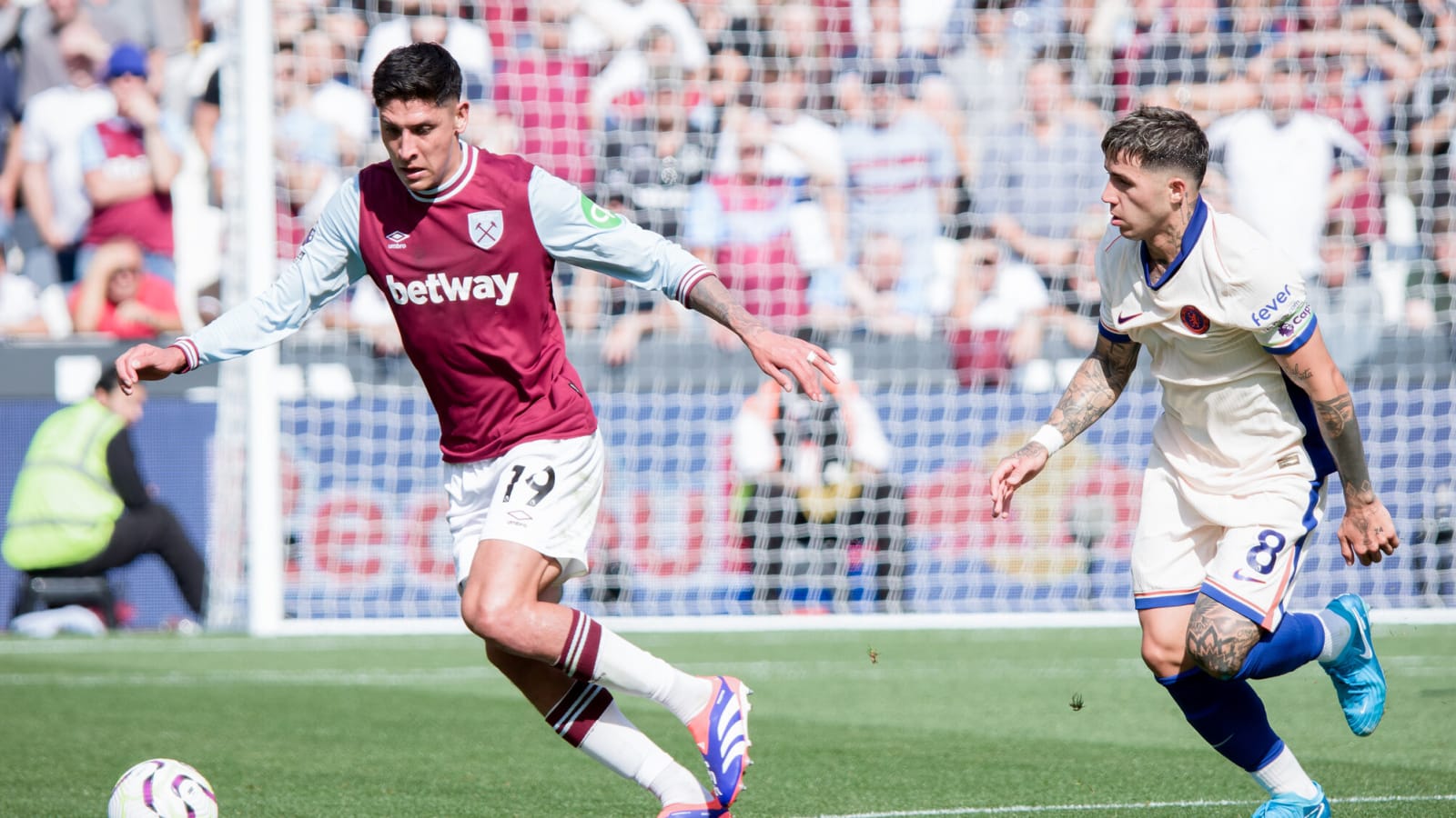 'Didn’t help' – West Ham’s Aaron Cresswell appeared to publicly criticise his teammate in interview following Liverpool thrashing