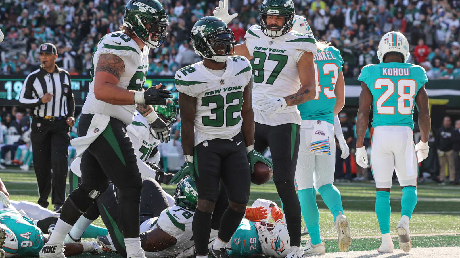 Watch: Jets' RB Michael Carter does 'waddle' celebration after scoring TD