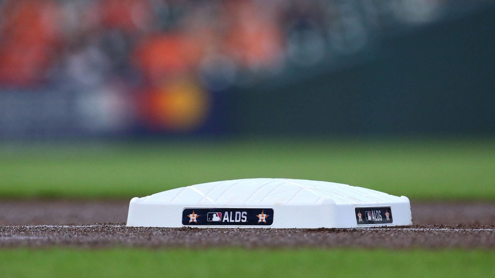 MLB reportedly close to restoring extra-inning ghost-runner rule for 2022 season