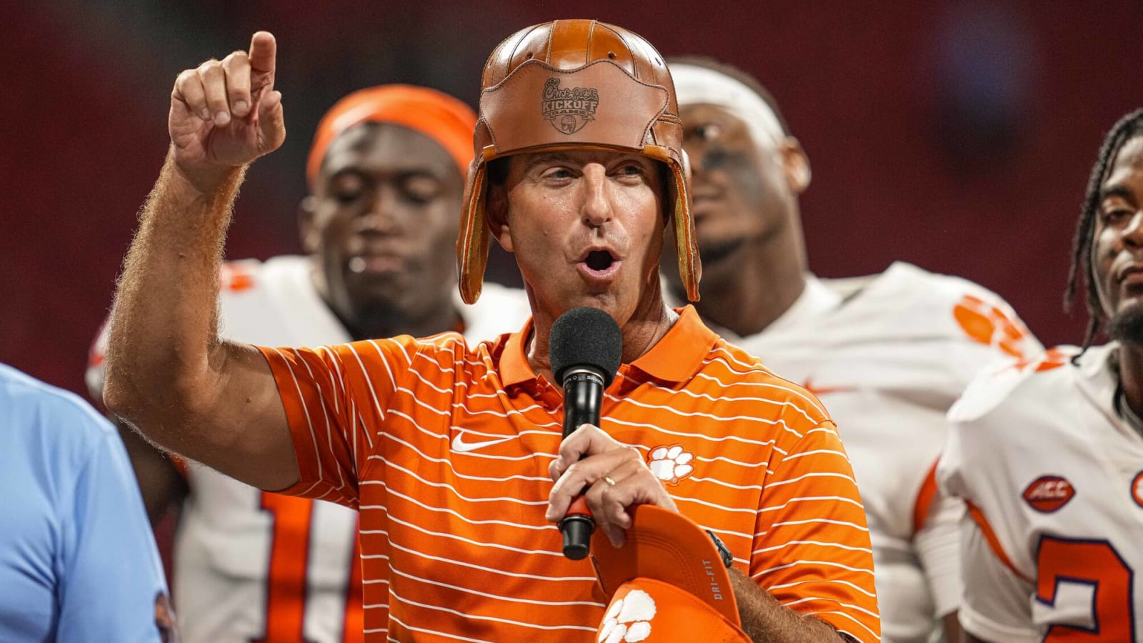 Swinney has interesting take on Clemson QB situation