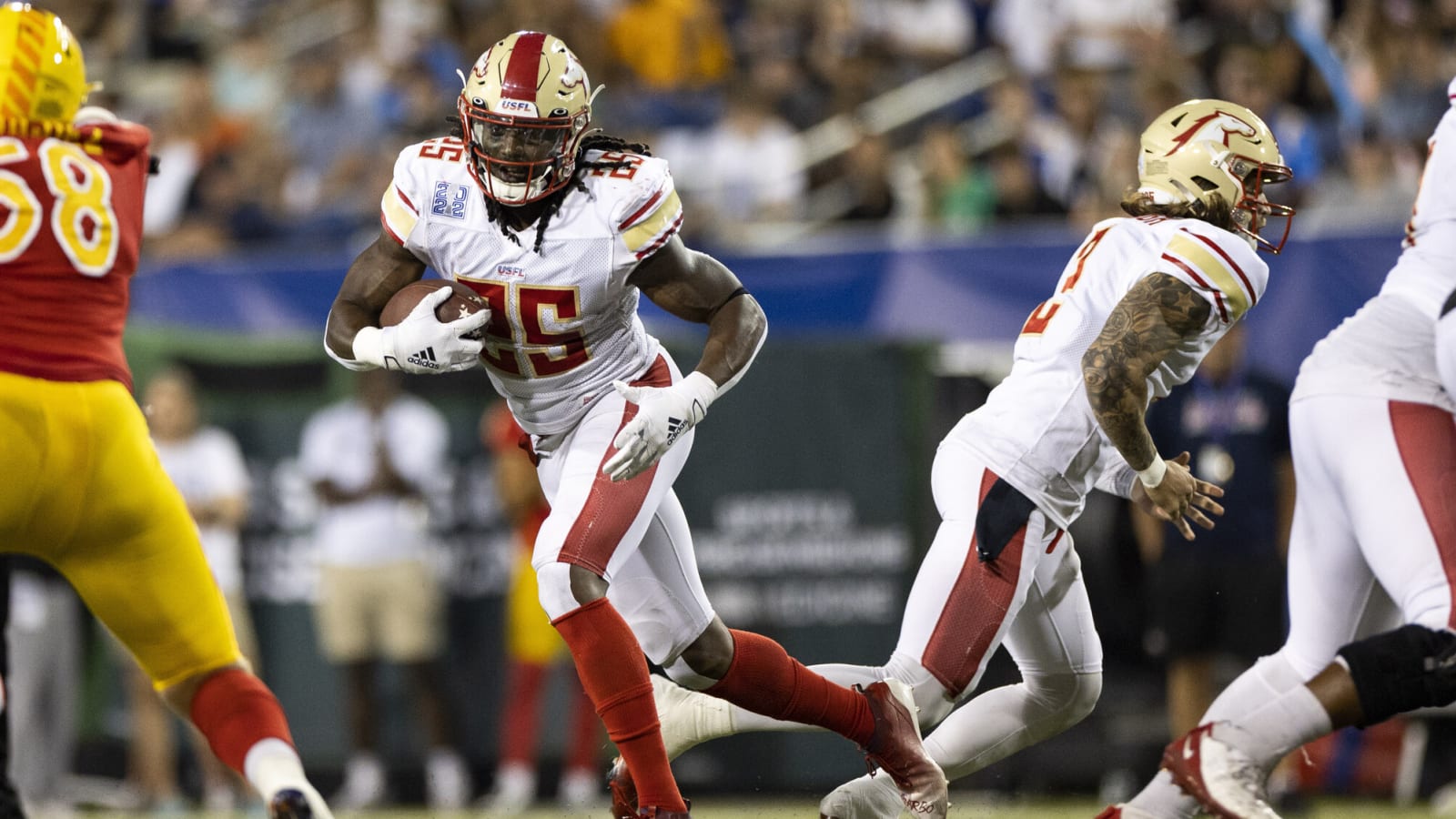 Damion Square, Bo Scarbrough join college coaching staff