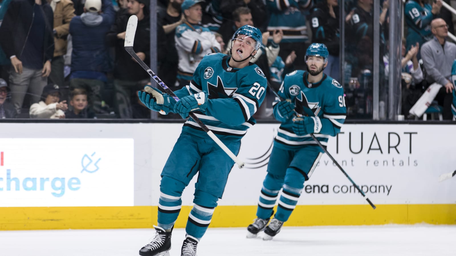 Watch: Zetterlund Pays Tribute to Joe Thornton With Beard Celly