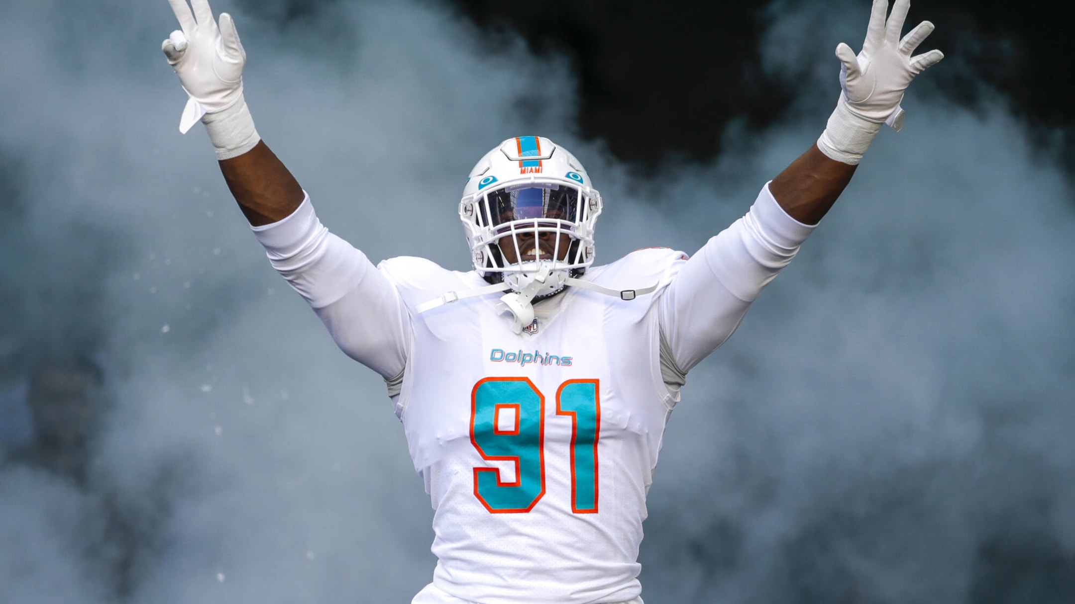 Dolphins DE Emmanuel Ogbah leaves game vs. Browns with injury