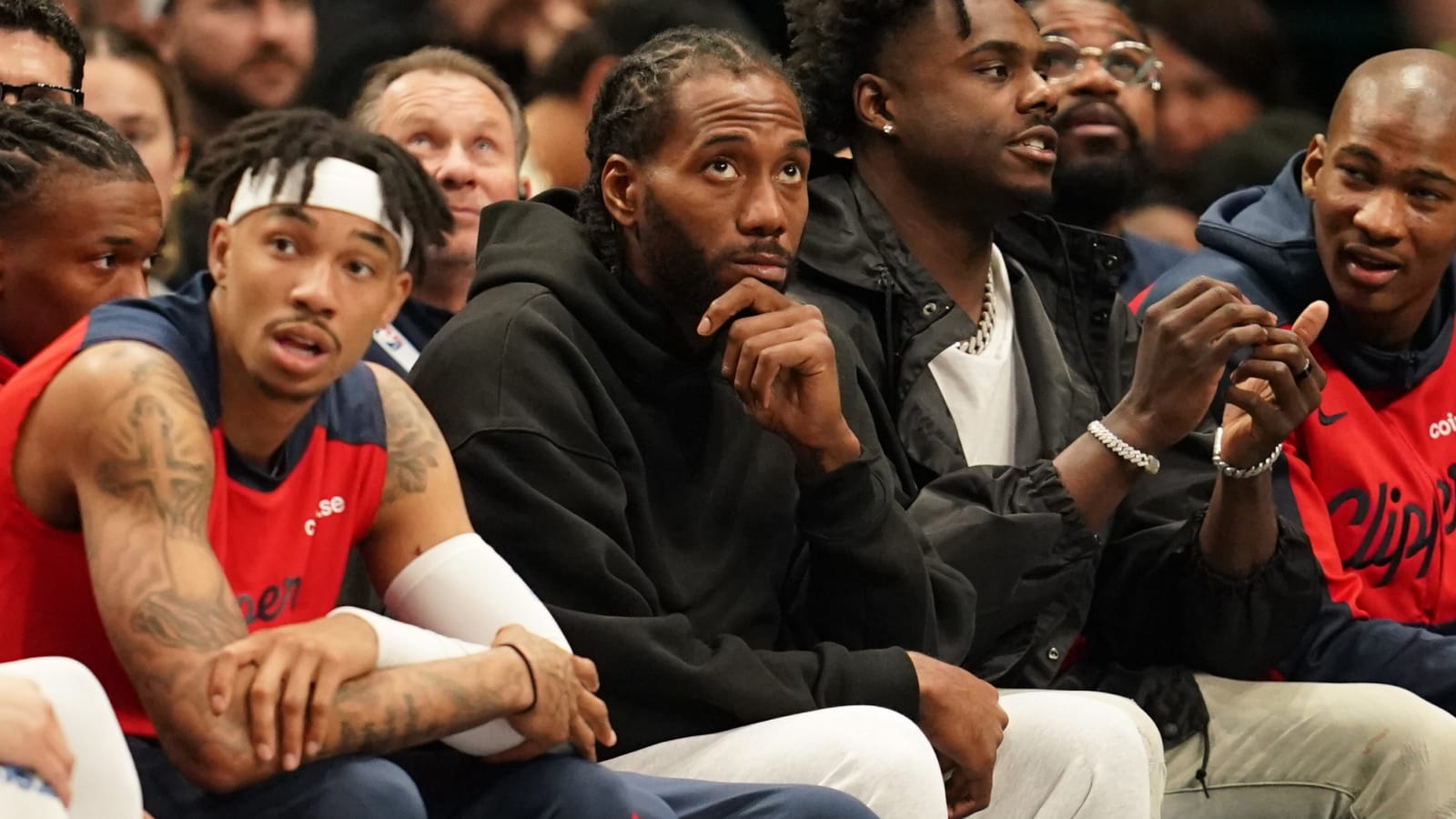 Report reveals potential return date for Kawhi Leonard
