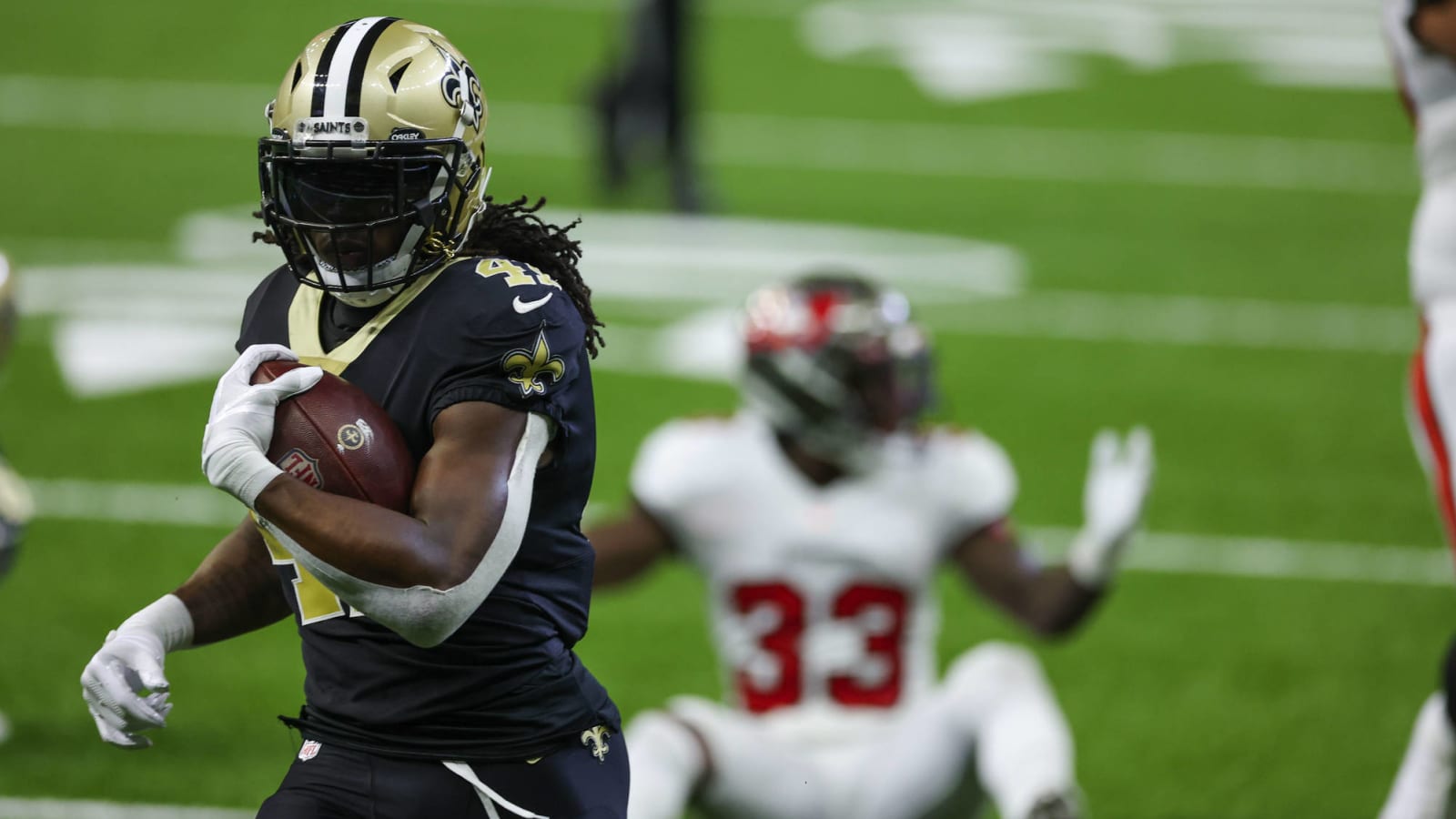 Buccaneers mocked over odd tweet about Alvin Kamara