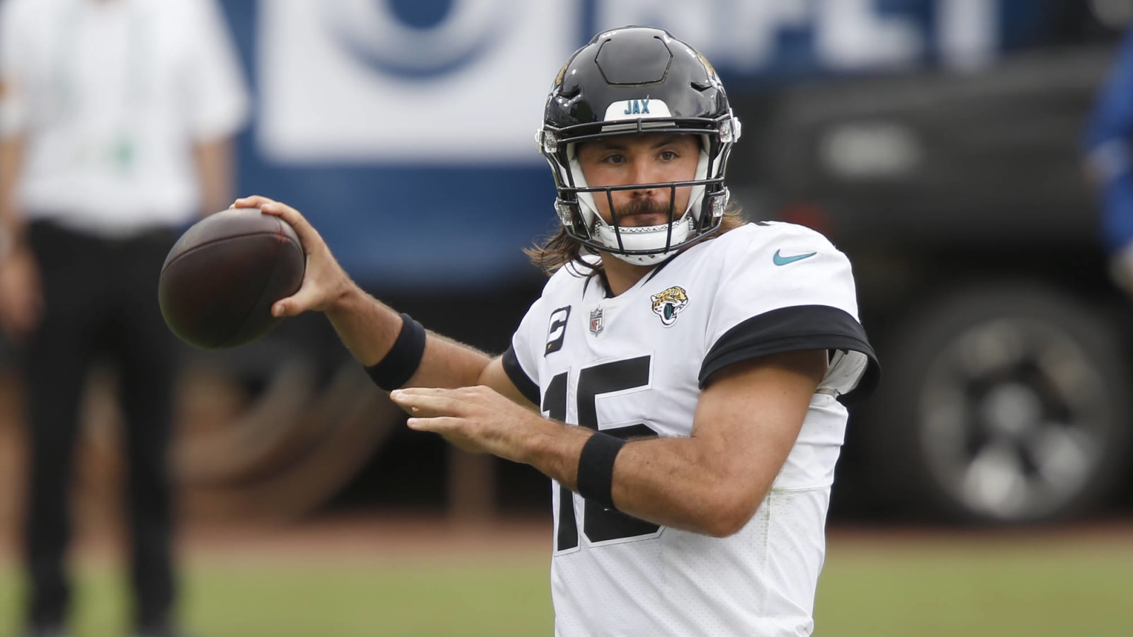 Jaguars’ Gardner Minshew goes full Gardner Minshew after upset win