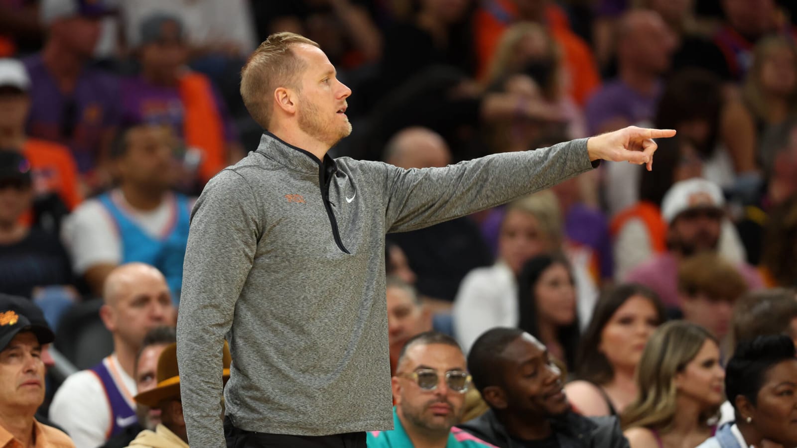 Report: Suns keep assistant via big-money offer