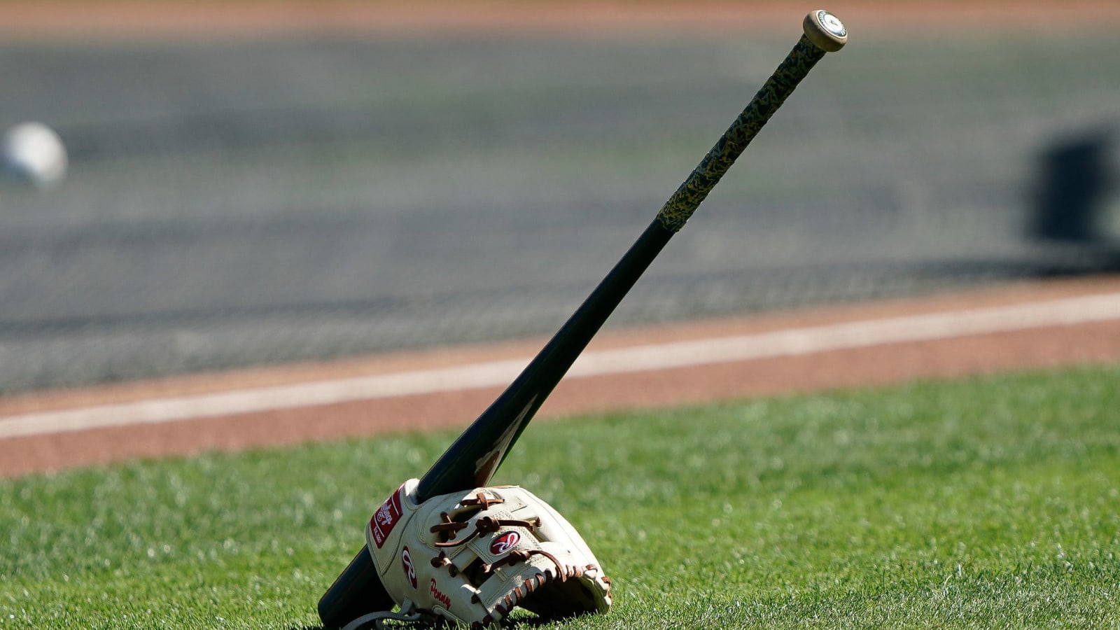 Watch: Astros prospect Luis Santana unleashes insane bat flip