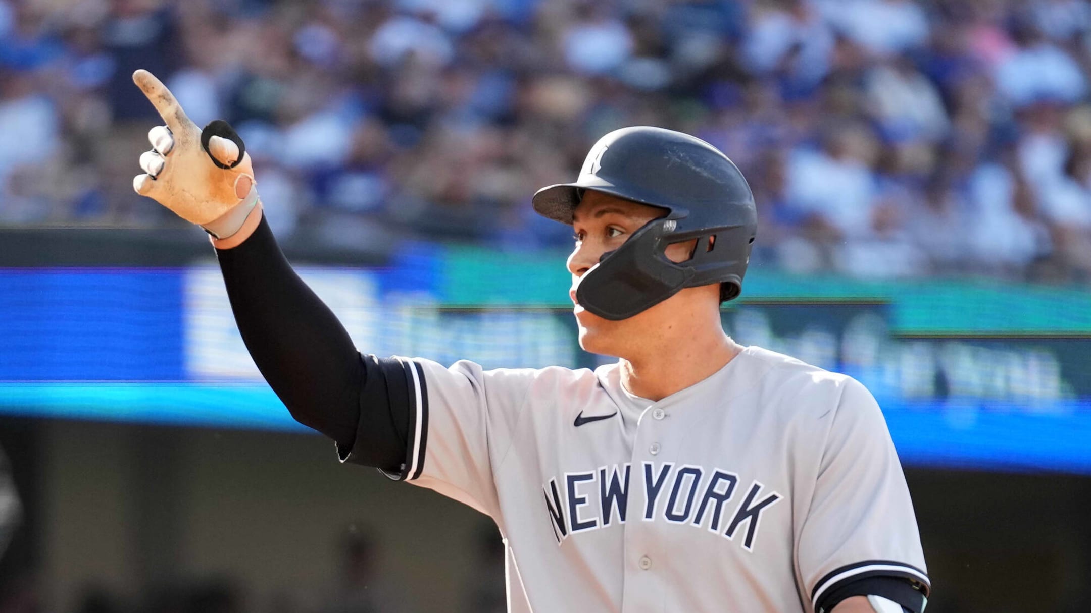 Jordan Santalucia on X: Aaron judge New York Yankees wallpaper   / X