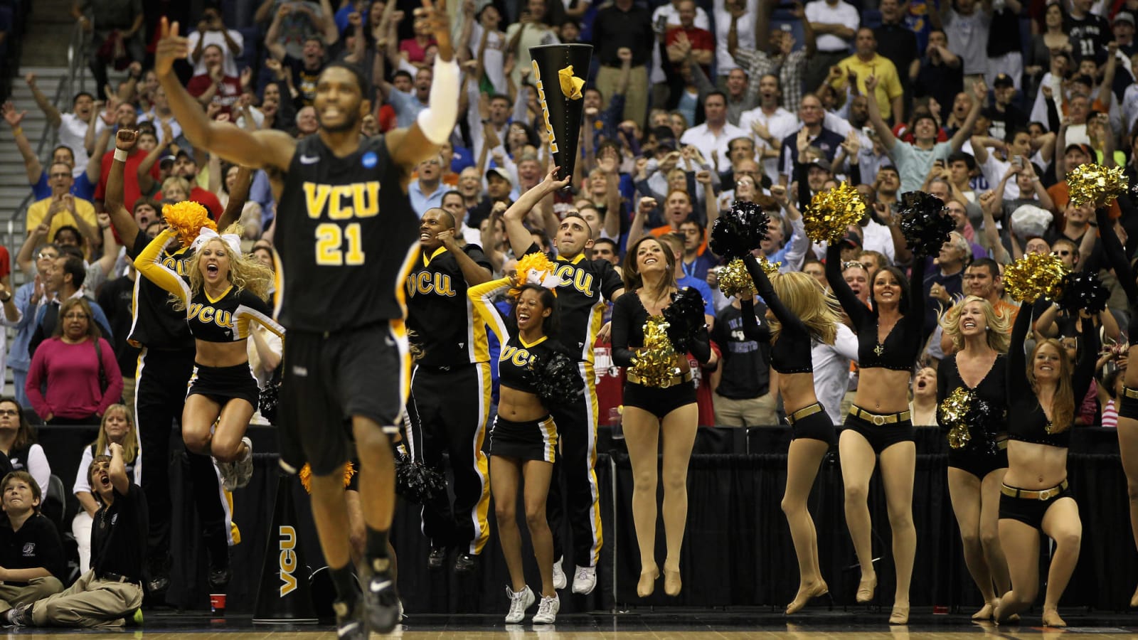 The 25 best Sweet 16 moments from the NCAA men's tournament