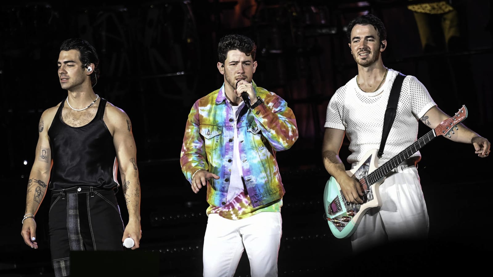 Netflix announces 'Jonas Brothers Family Roast,' debuting Nov. 23