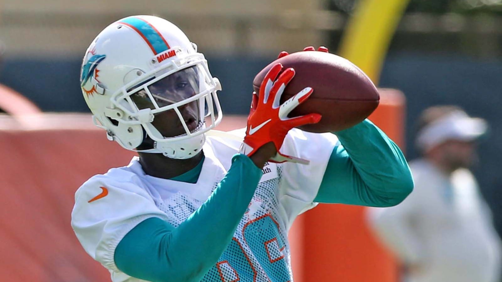 Dolphins place wideout Allen Hurns on injured reserve
