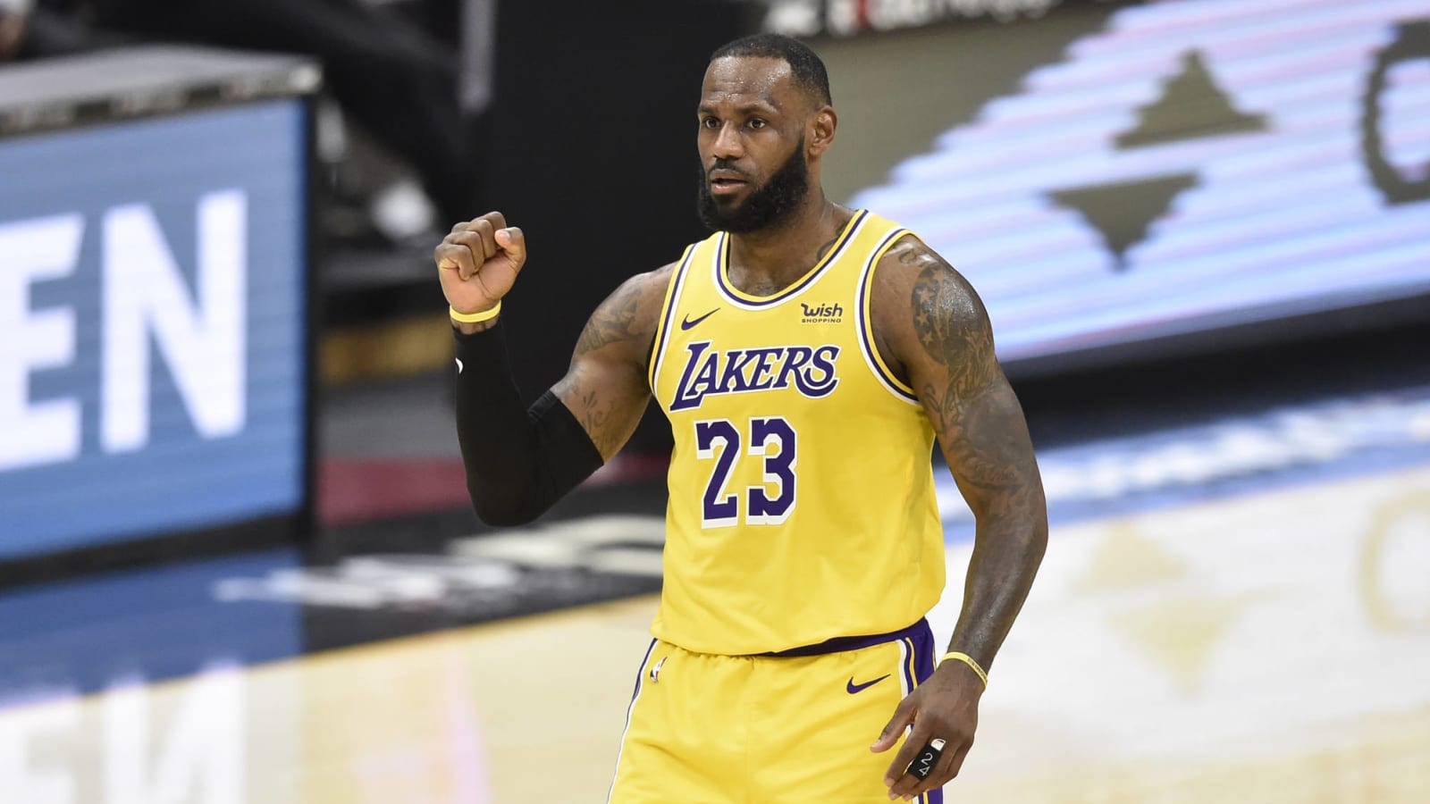 LeBron James sends funny Twitter response about fan after incident
