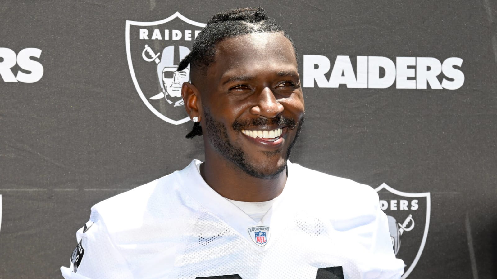 Antonio Brown waxes nostalgic about Steelers with ‘funny moments’ video