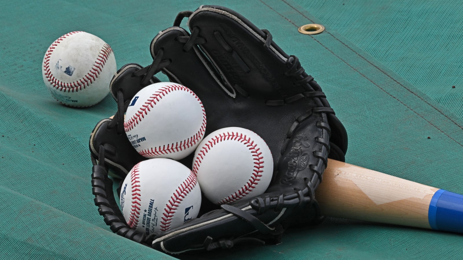 Former MLB player, coach Mike Cubbage dies at 74