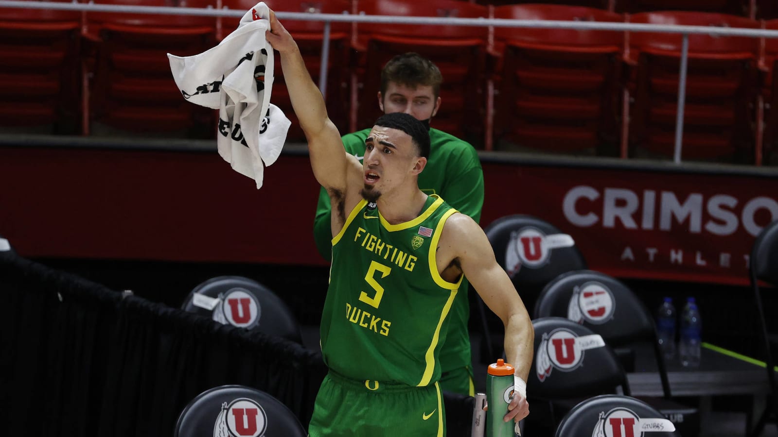 Oregon ends pause, preps for Oregon State clash