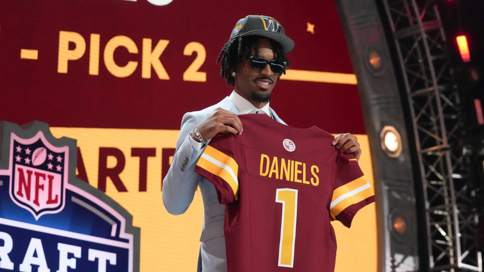 Former NFL LB Says Commanders QB Jayden Daniels &#39;Most Pro Ready&#39; in Draft