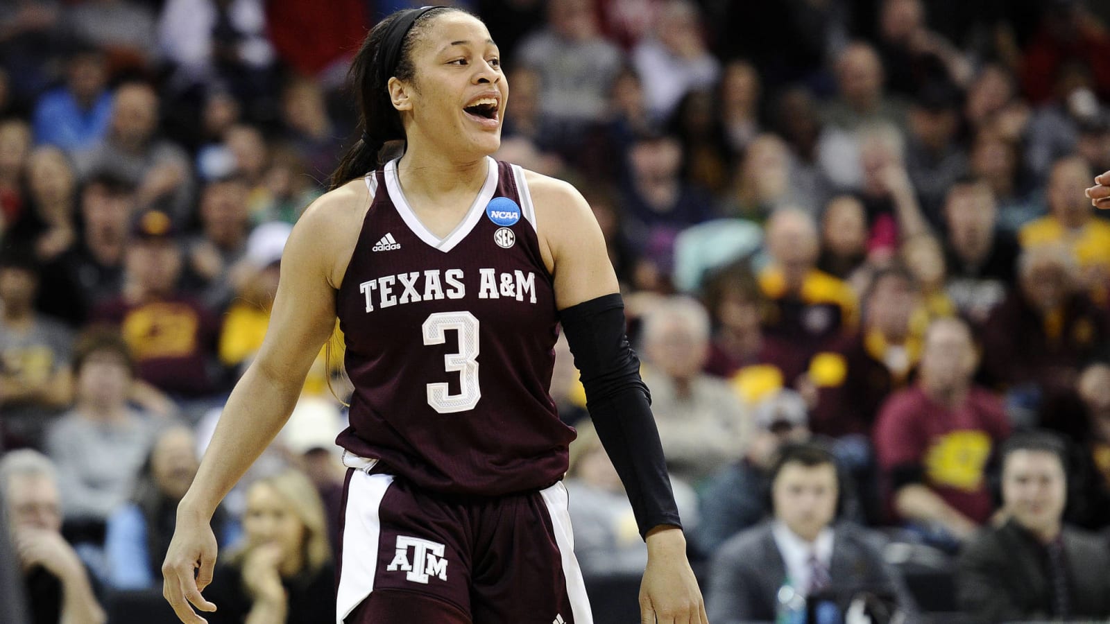 The Hottest Player in College Basketball Is Named Sabrina - WSJ