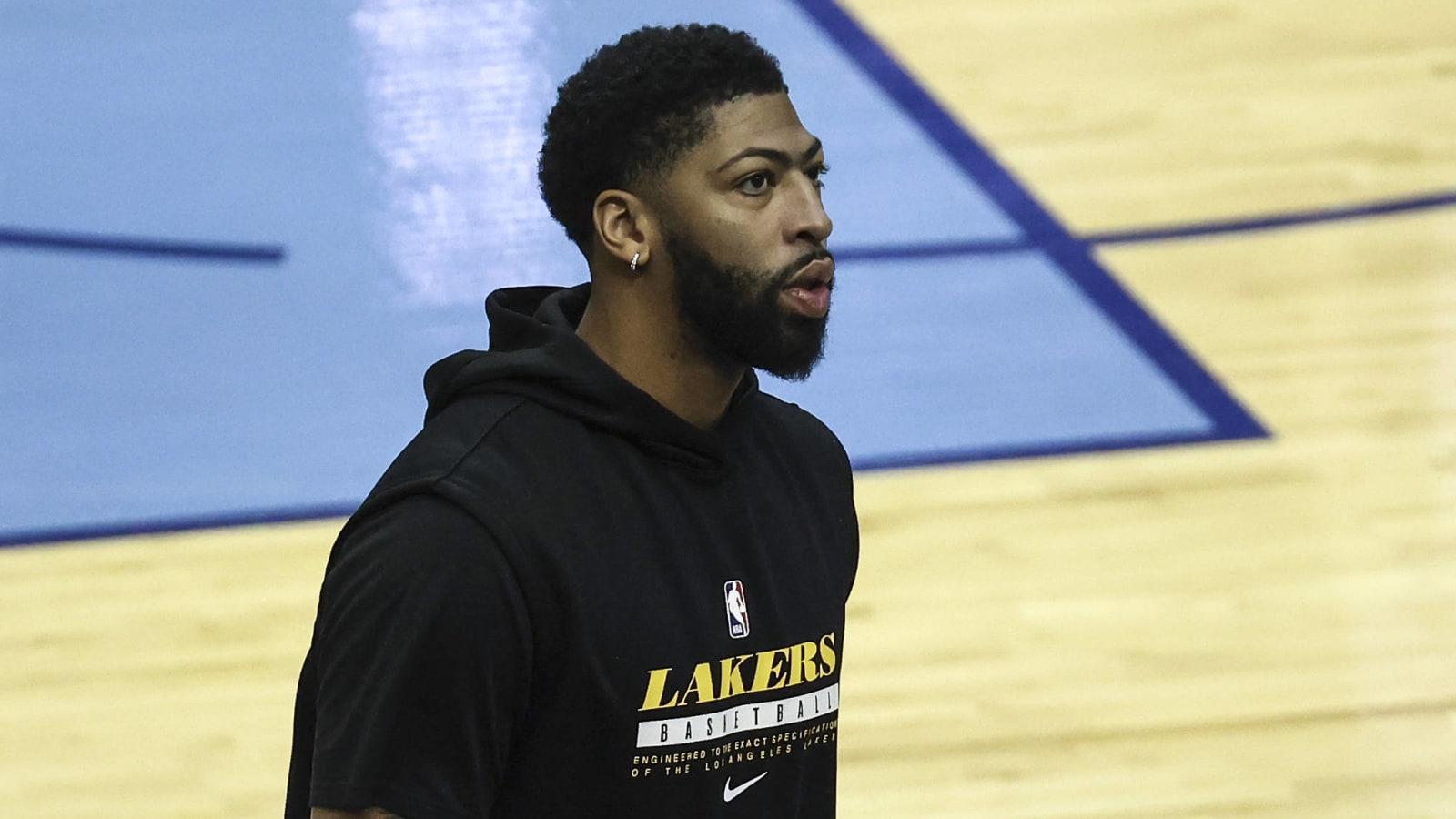 Report: Lakers' Anthony Davis aggravates Achilles injury