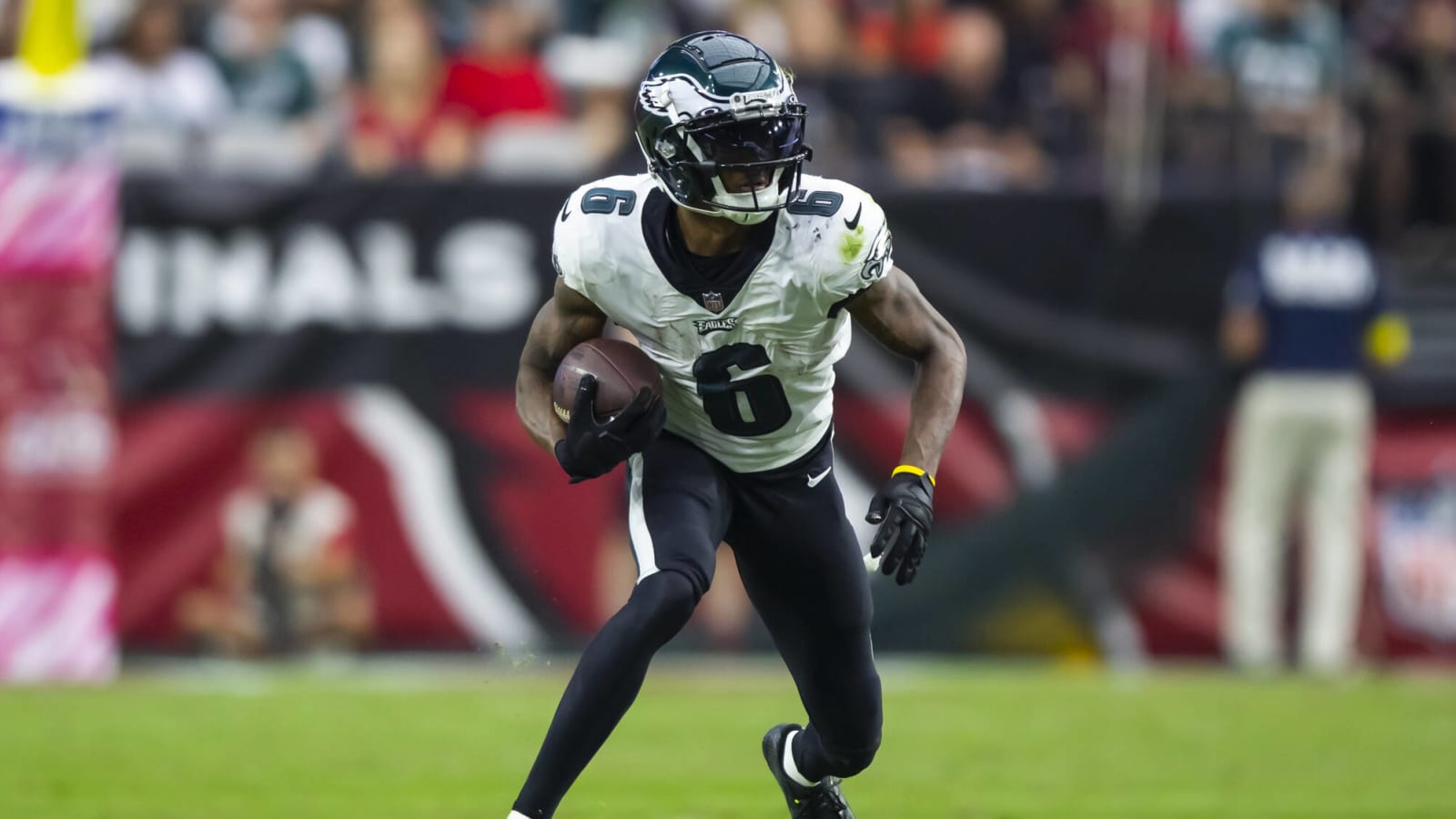 Eagles' DeVonta Smith shares his thoughts about your fantasy football team