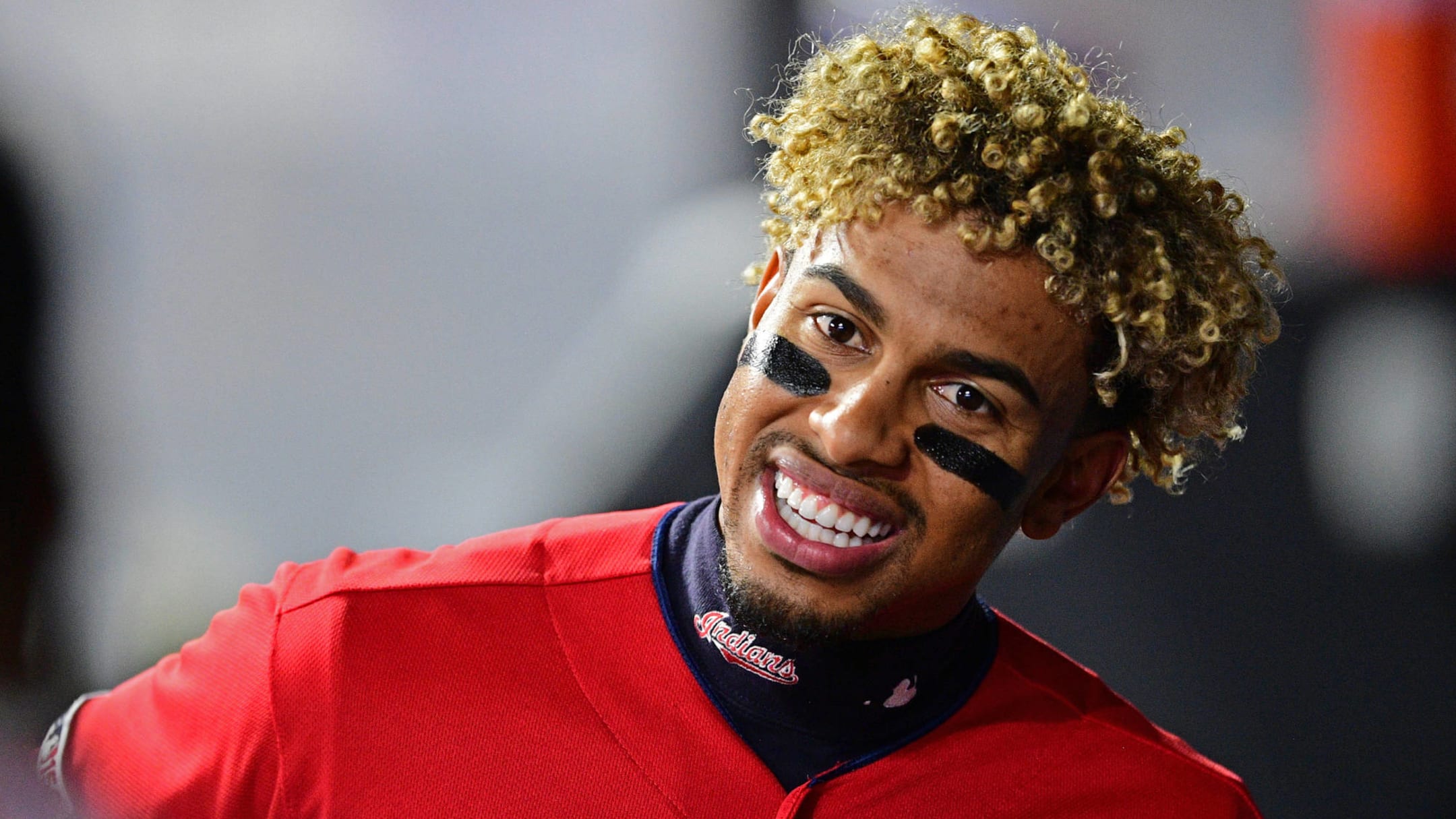 Indians SS Francisco Lindor donates 150 shoes to Cleveland