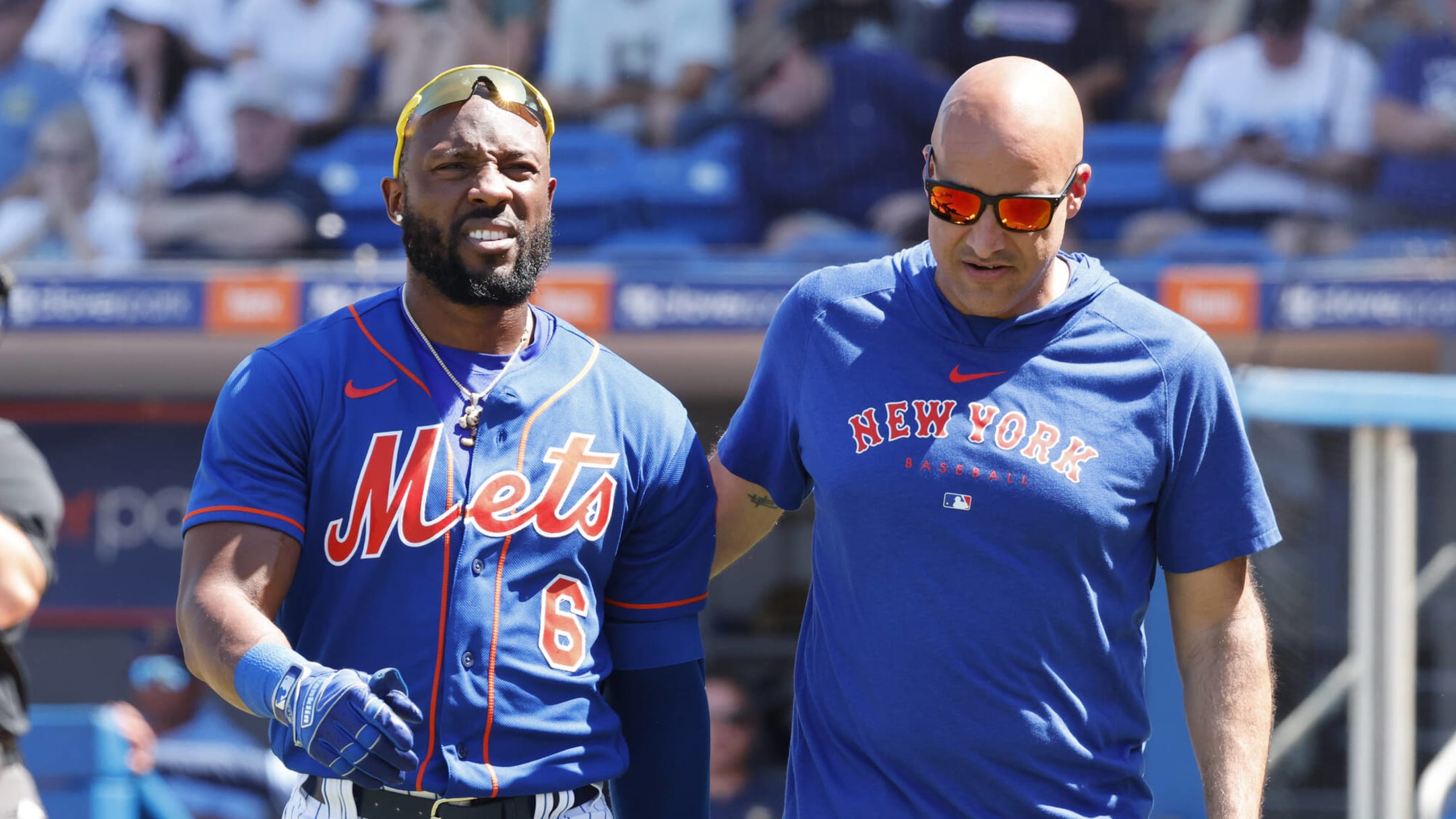 Mets' Starling Marte exits after taking pitch on hand