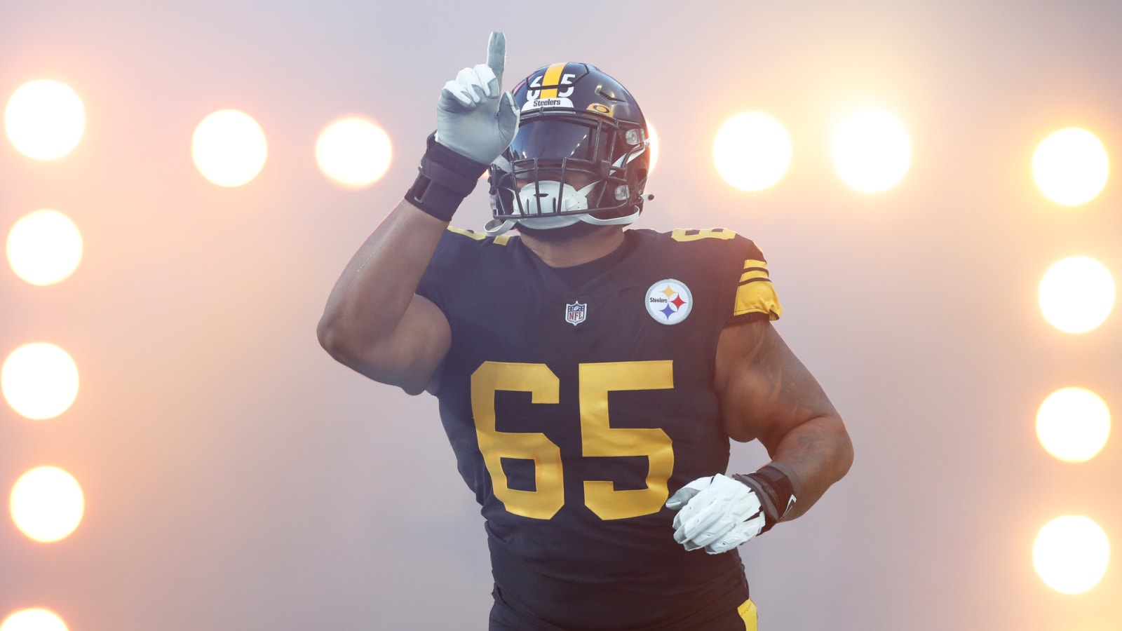 Steelers&#39; Dan Moore Jr. Earns Teammates&#39; Praise For Huge Raise But Faces Uncertain Future In Pittsburgh