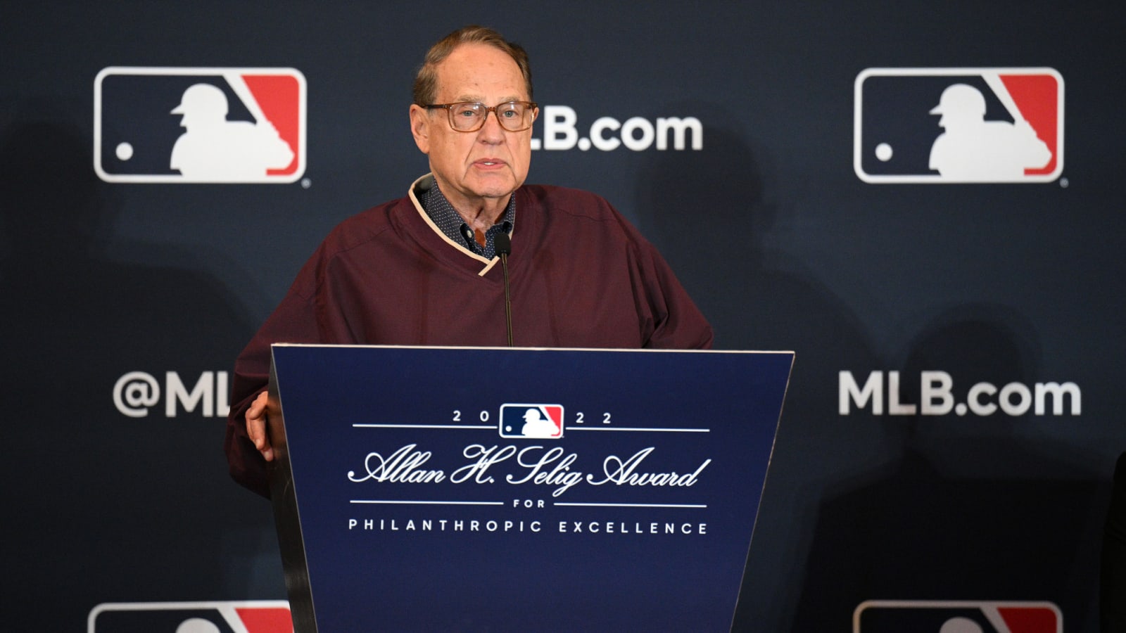 Why Won&#39;t Jerry Reinsdorf Sell the Team(s)?