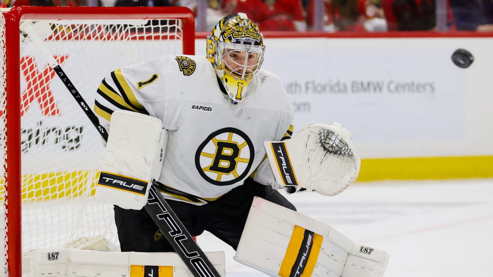 Insider delivers bombshell update on Jeremy Swayman contract talks