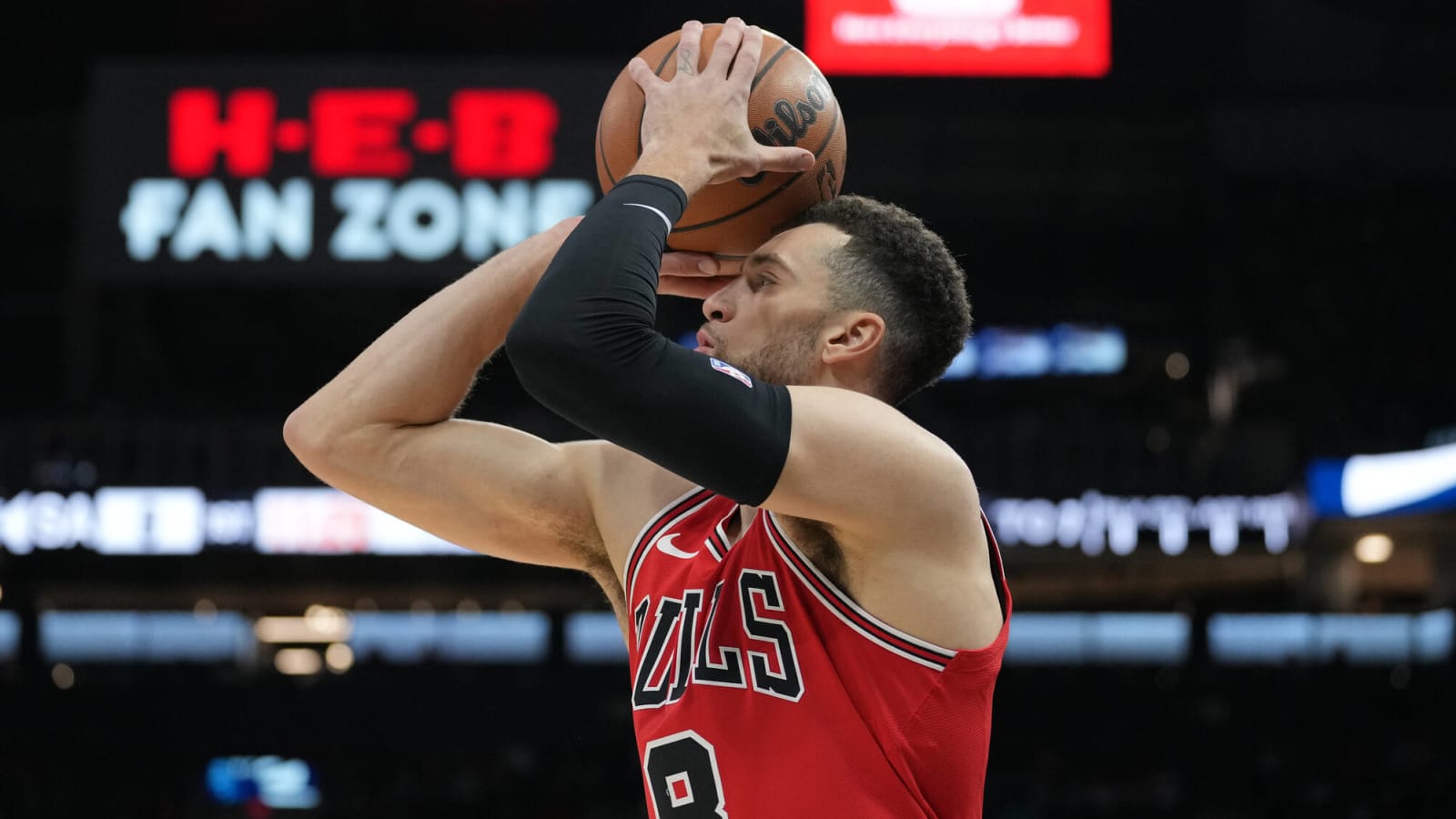 Trade Proposal Sends Bulls’ Zach LaVine To Magic