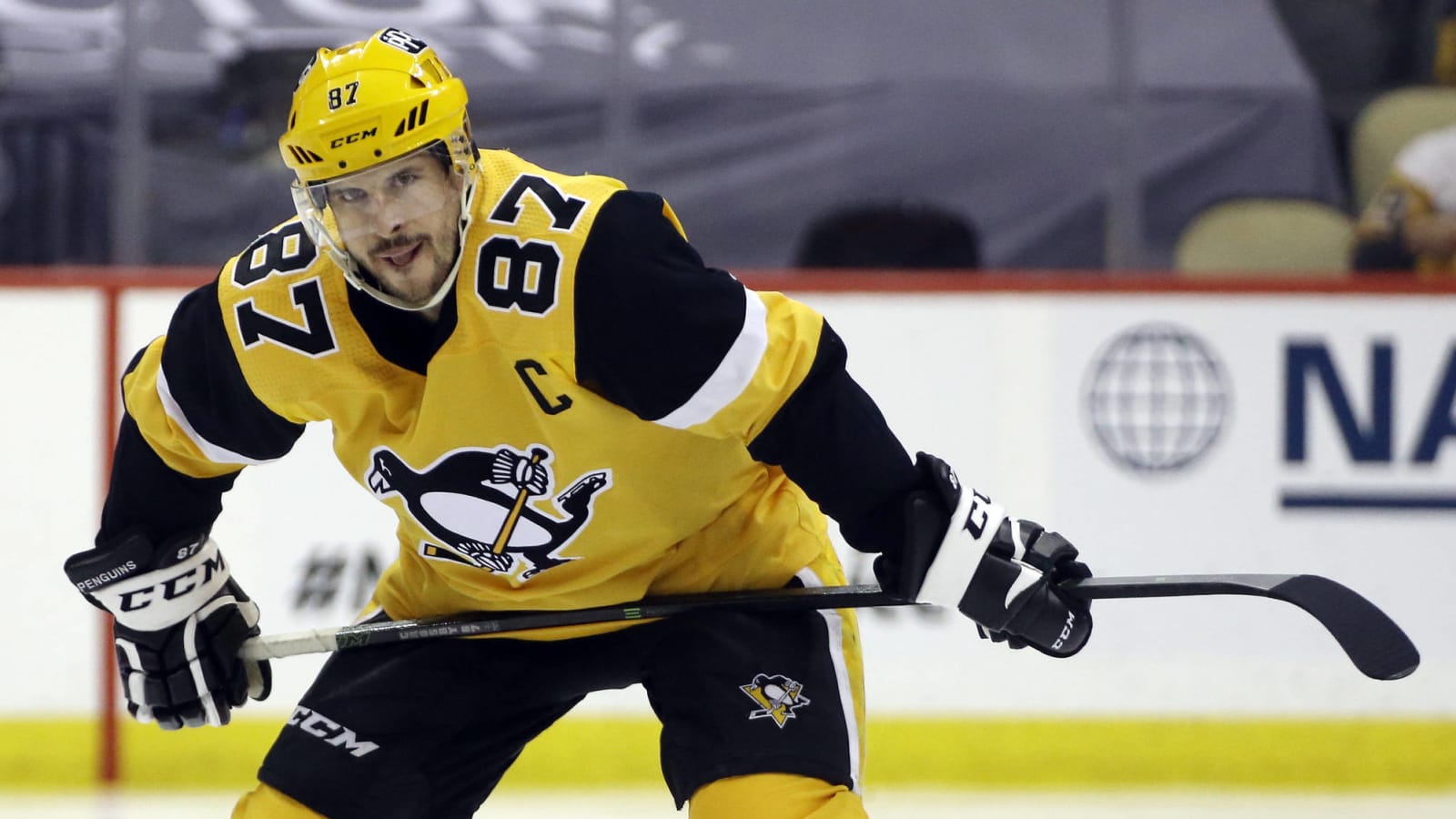 Penguins' Crosby 'whole lot closer' to making season debut