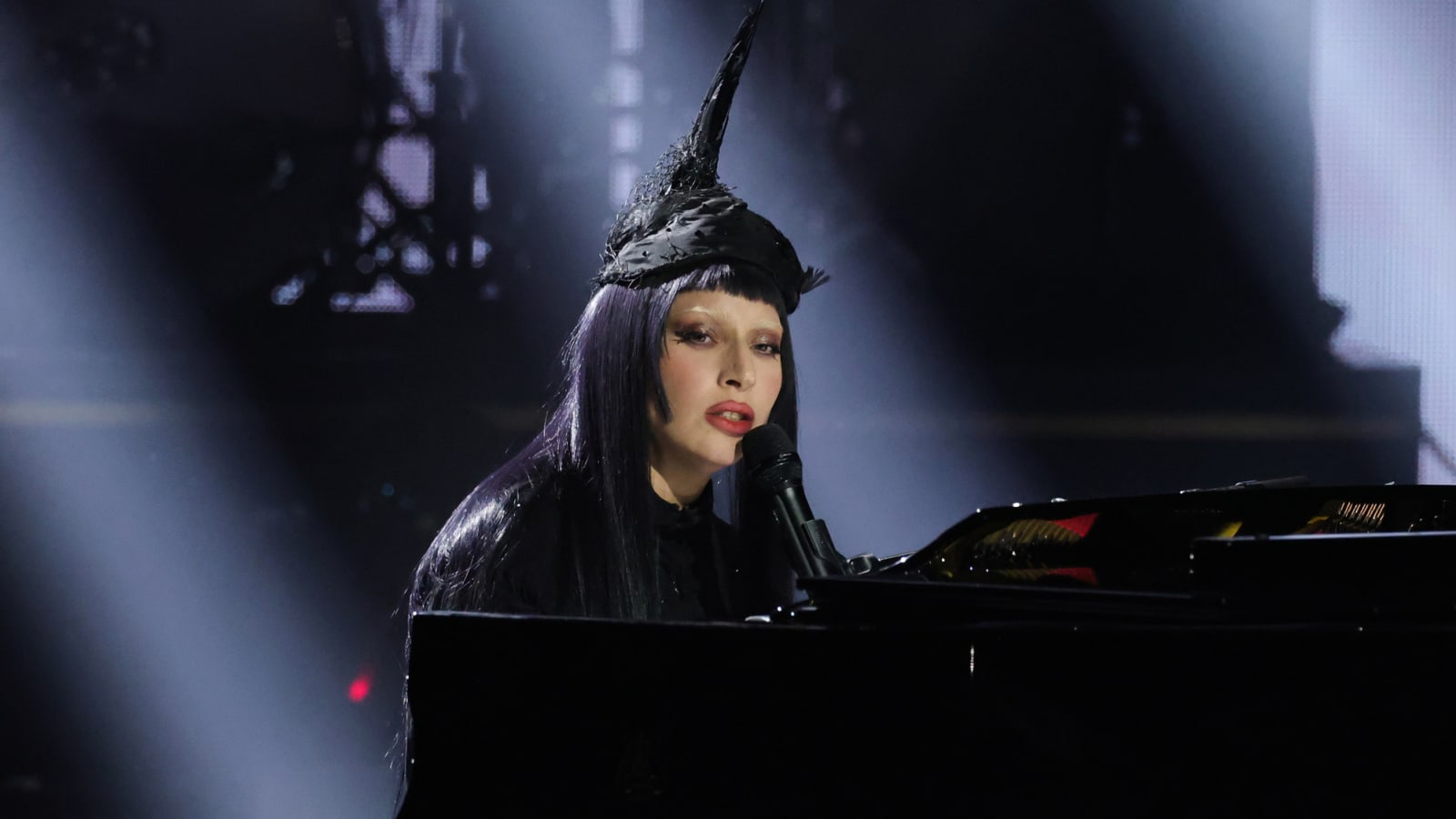 Lady Gaga announces new album "Mayhem"
