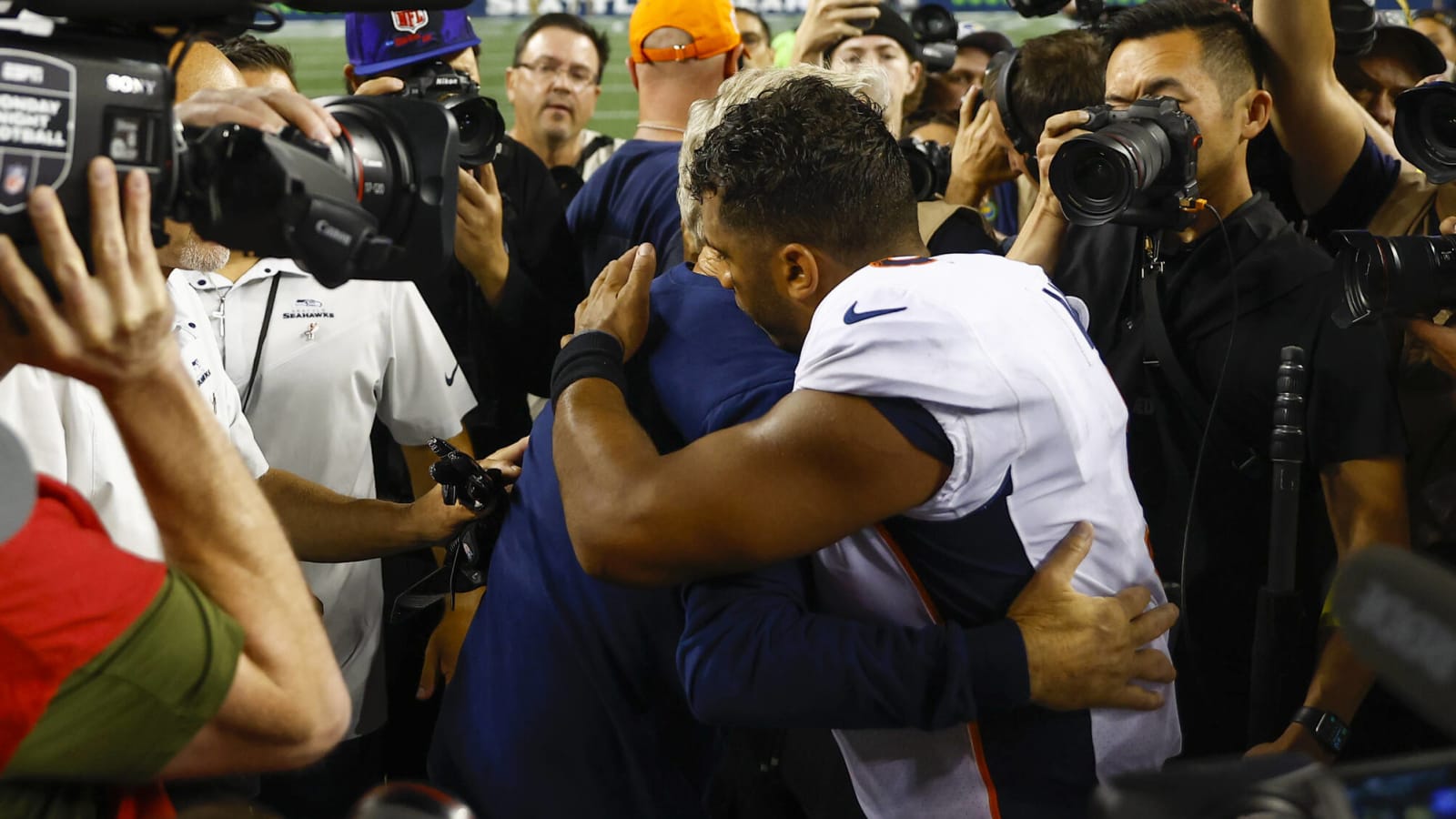 Pete Carroll: 'Surprised' Broncos took Russell Wilson off the field