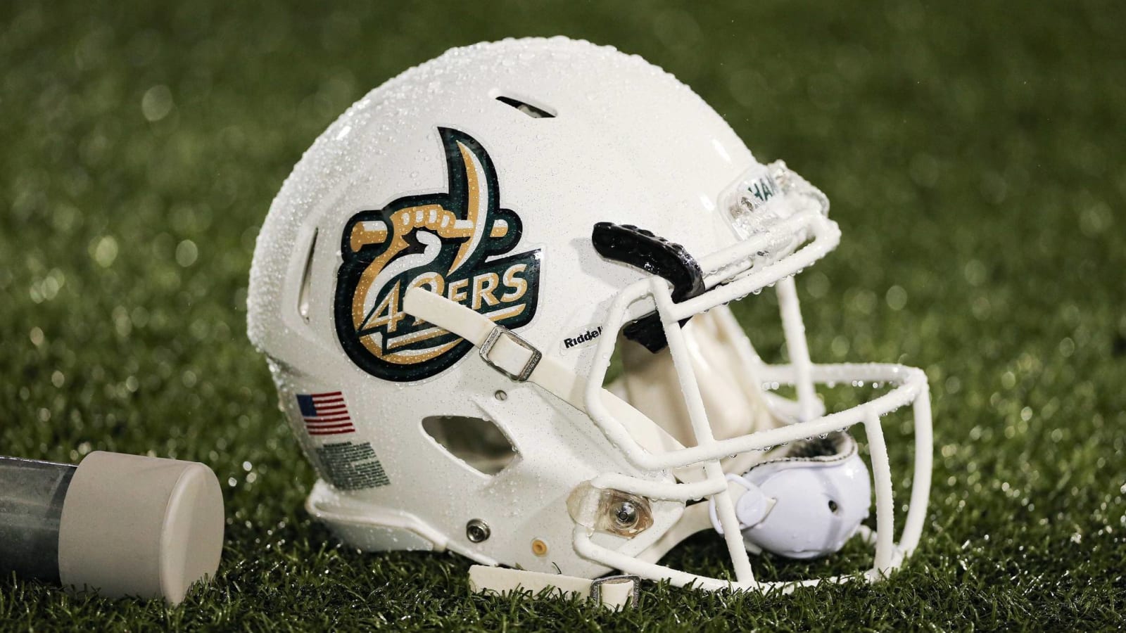 Watch: UNC-Charlotte LB has unique celebration