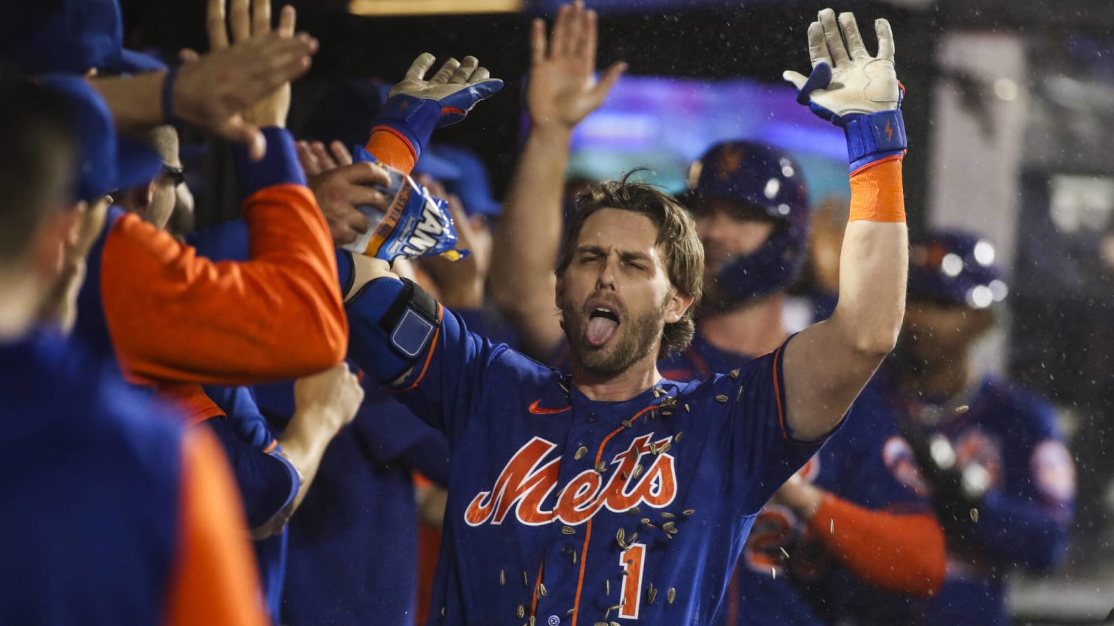 Jeff McNeil's new HR celebration inspired by 'Wedding Crashers