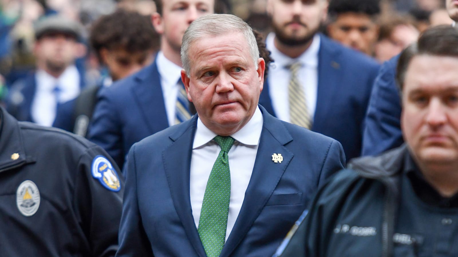 Brian Kelly changes Twitter bio before LSU announcement