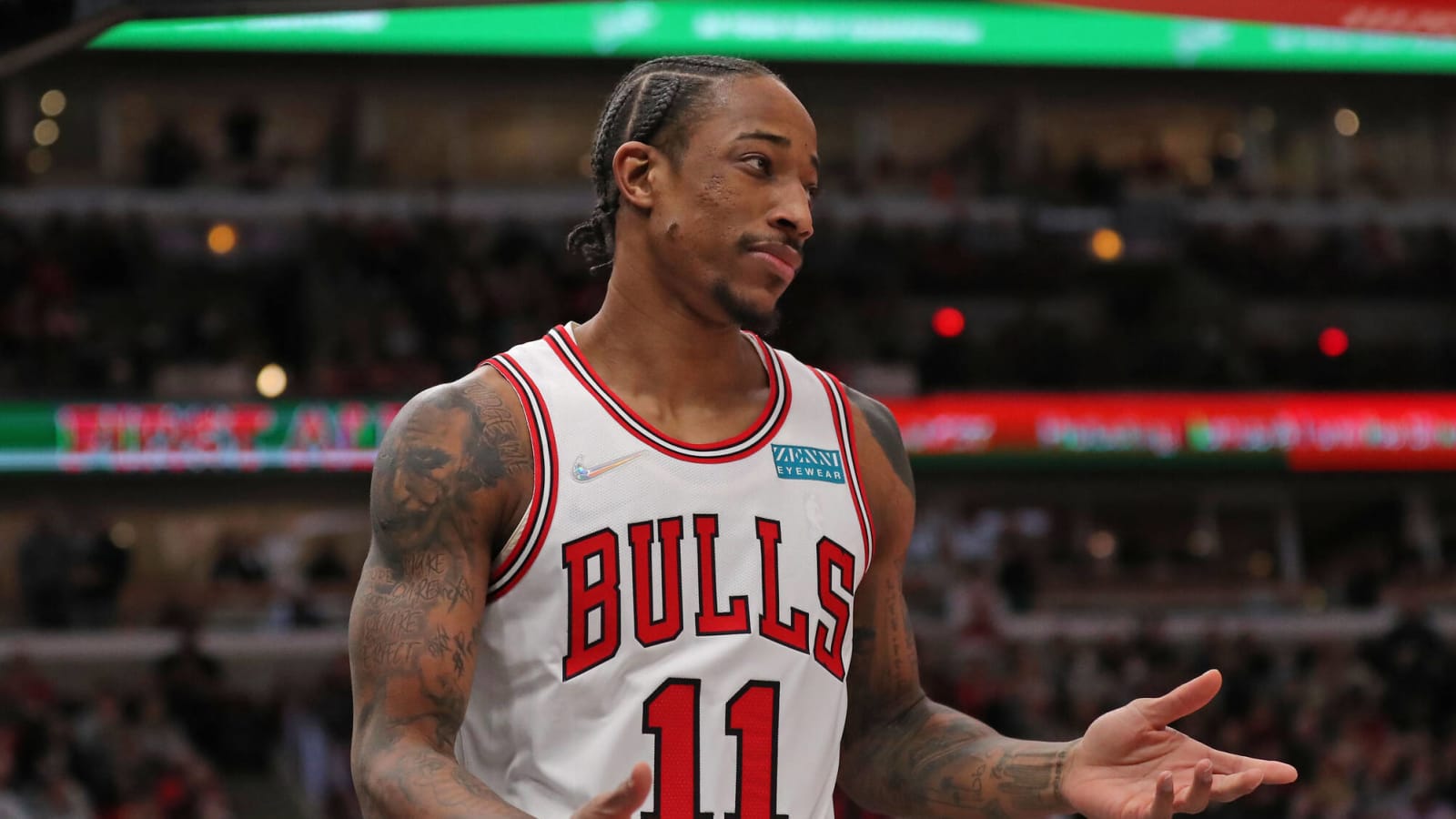 DeRozan, Michael Jordan now only Bulls to score 35 in four straight