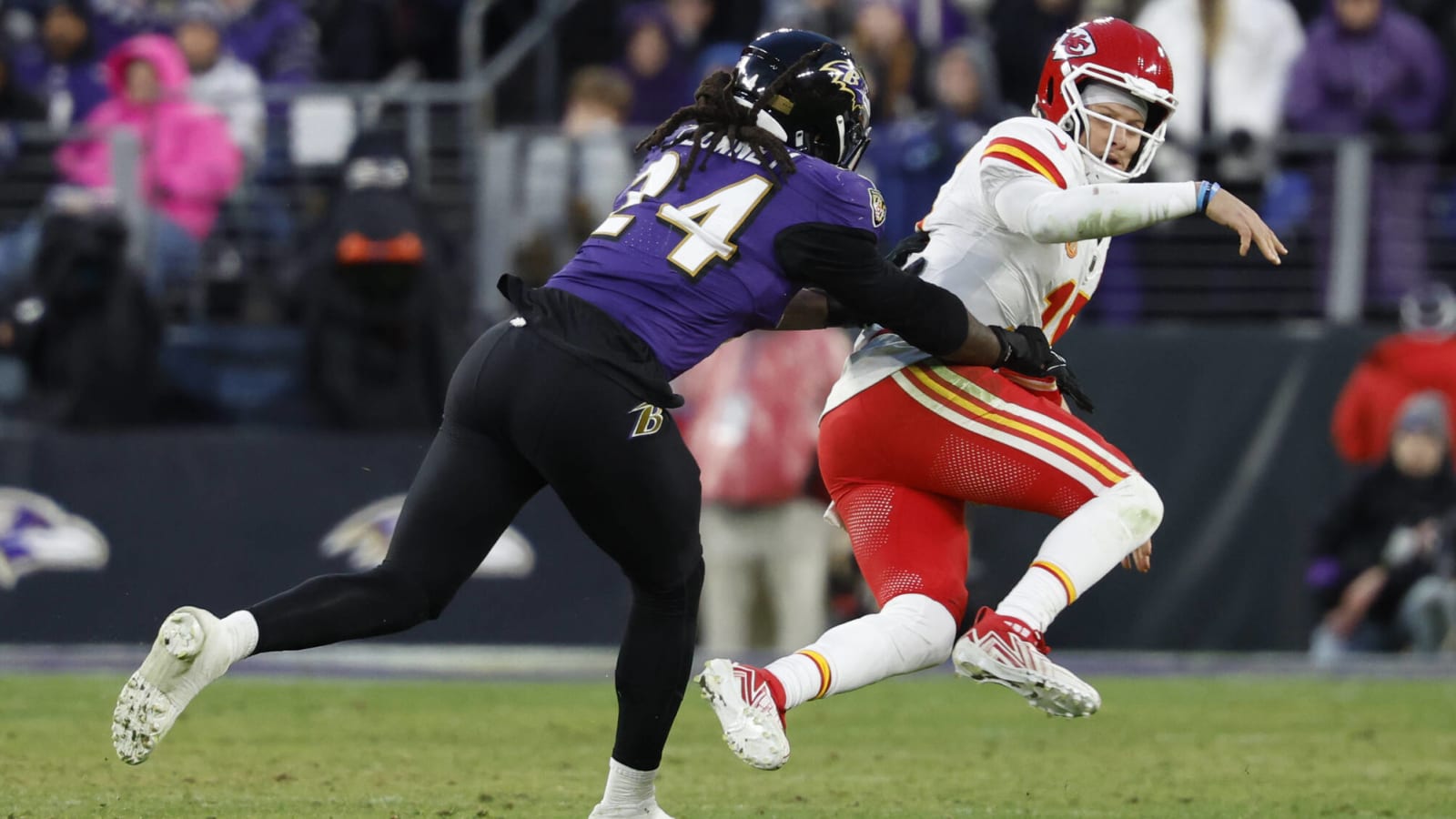 NFC South squad to meet with veteran pass-rusher