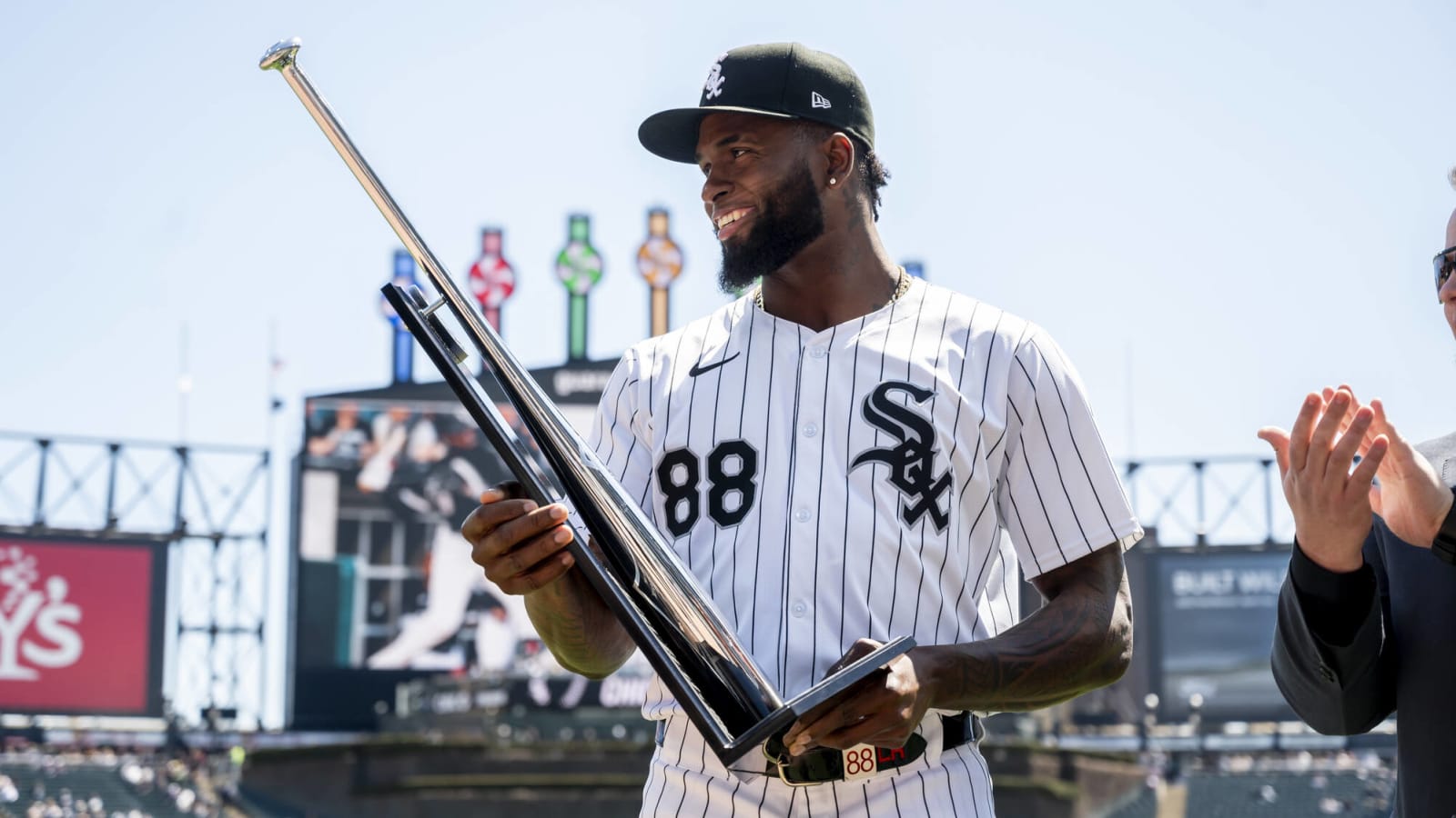 White Sox GM gives positive update on injured center fielder