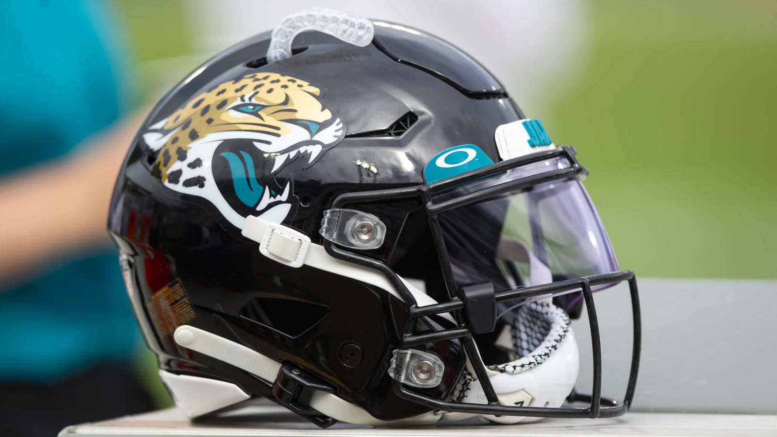 The Jaguars Are Finally Ditching Their Monstrous Two-Toned Helmets - The  Ringer