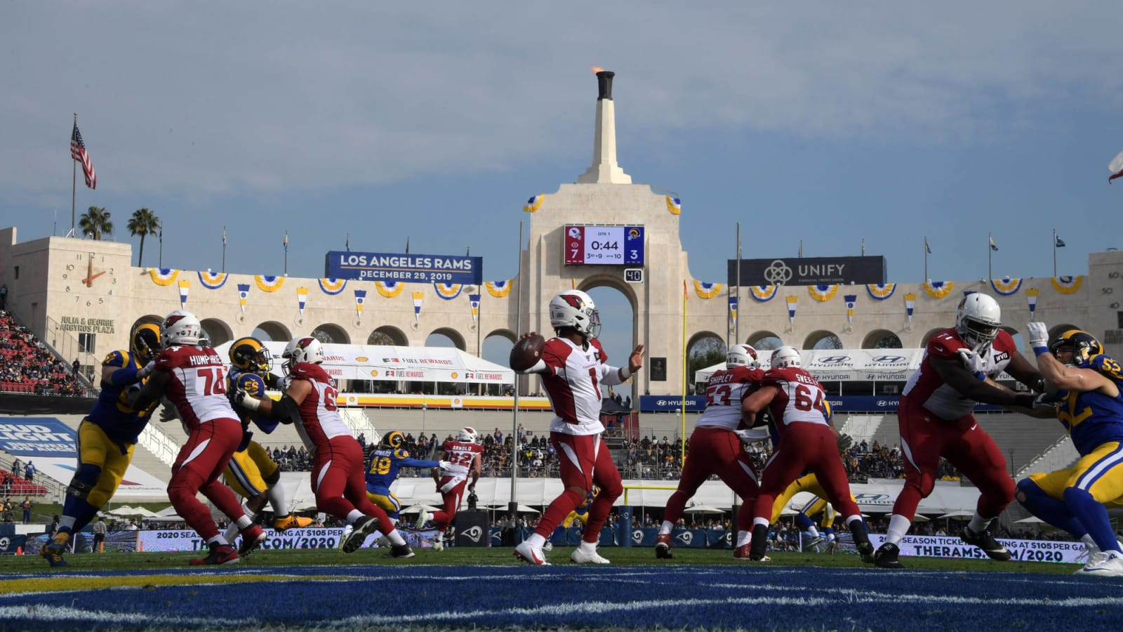 Worker dies after falling from roof of SoFi Stadium, halting construction 