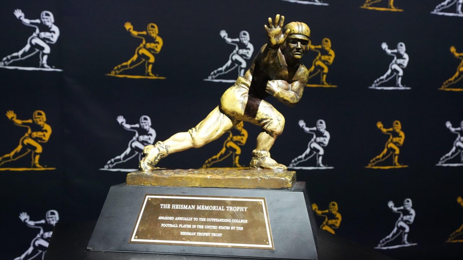 Heisman Trophy top10 finalists contains big surprise Yardbarker