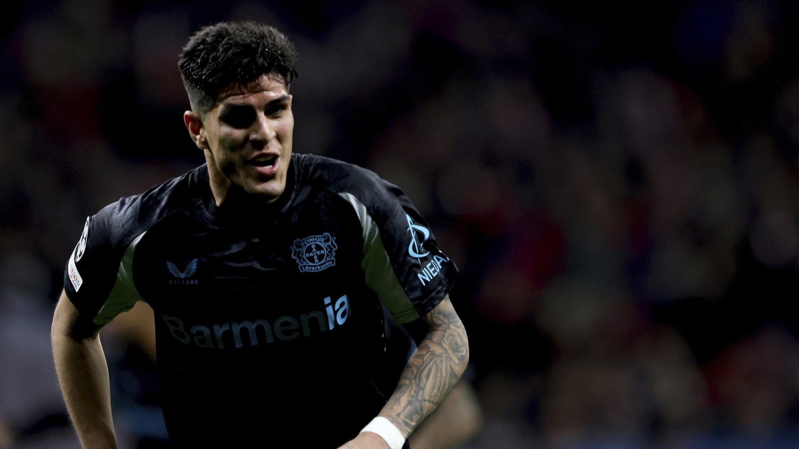 Chelsea and Tottenham interested in €70 million defender