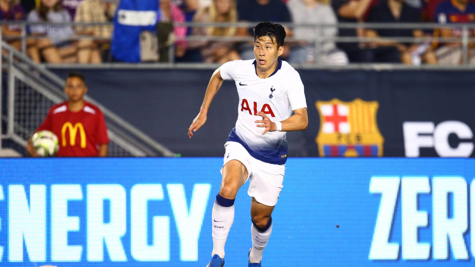 Watch: Genuine humility of Heung-min Son captured during brilliant interaction with fans